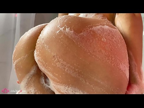 ❤️ Brunetka masturbuje kundičku s vibrátorom až do intenzívneho orgazmu v sprche ❤❌ Super porno na porno sk.port-amurasso.ru ❤